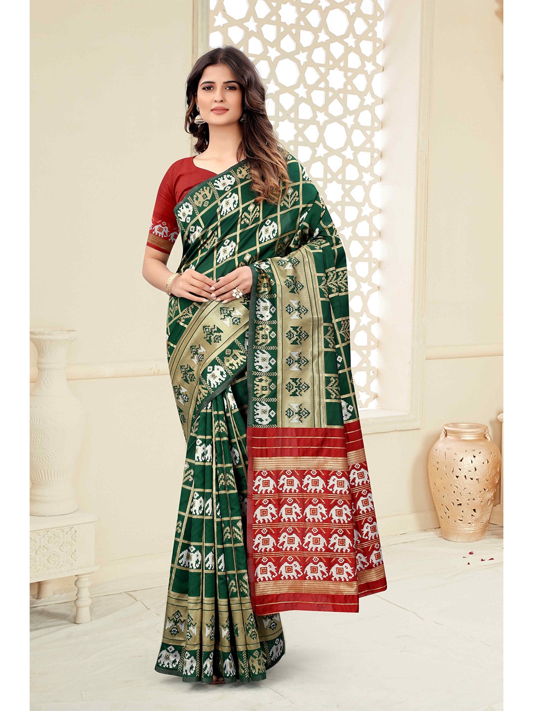 

Mizzific Green & Red Woven Design Zari Silk Cotton Banarasi Saree With Blouse Piece