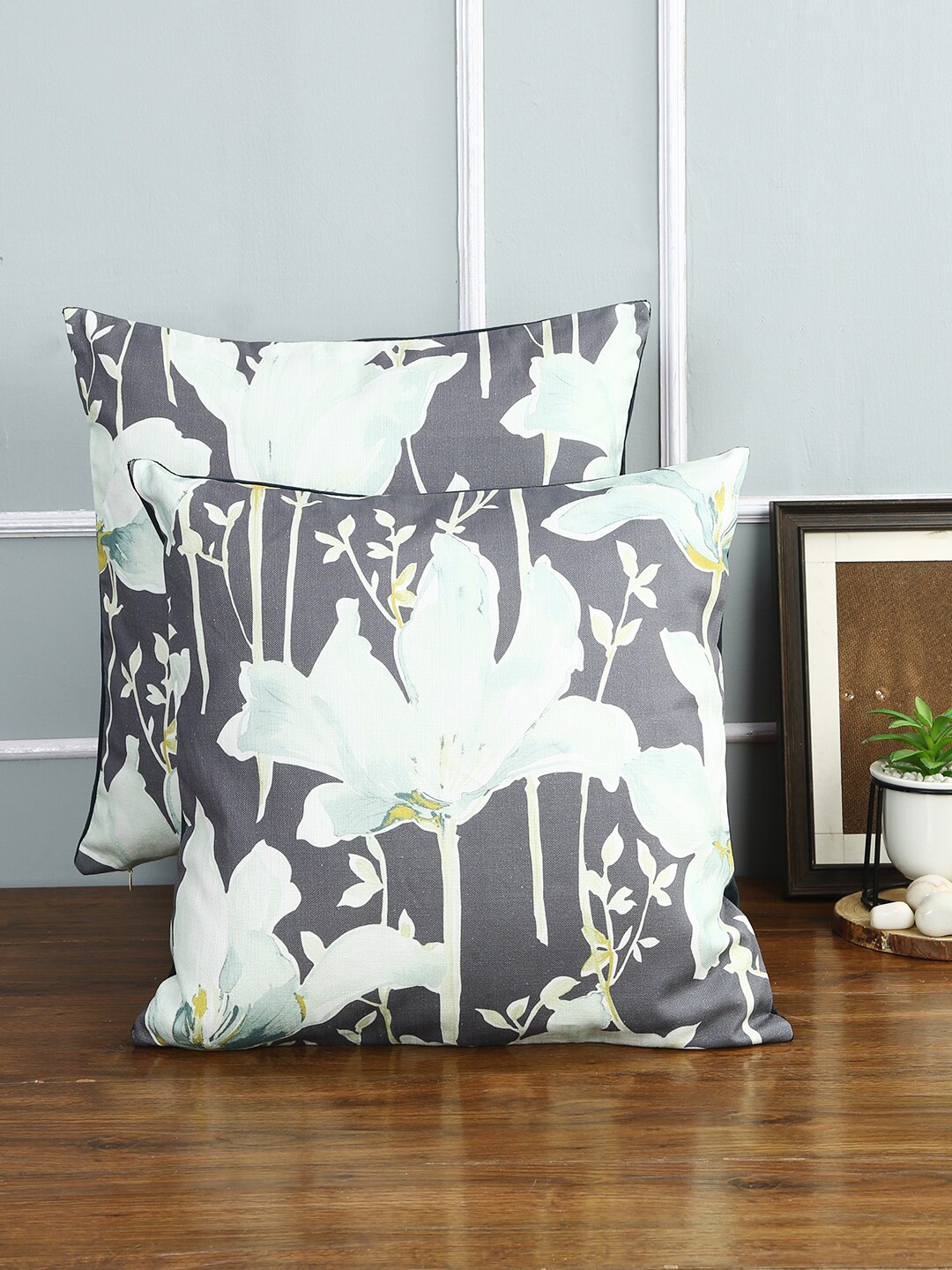 

Just Home Set of 2 Blue & White Pure Cotton Digital Printed Square Cushion Cover