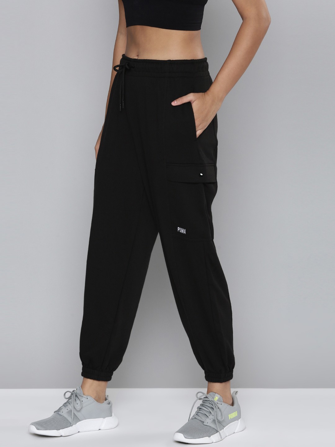 

Puma Women Black Brand Logo Printed Relaxed Fit SWxP Cargo Joggers