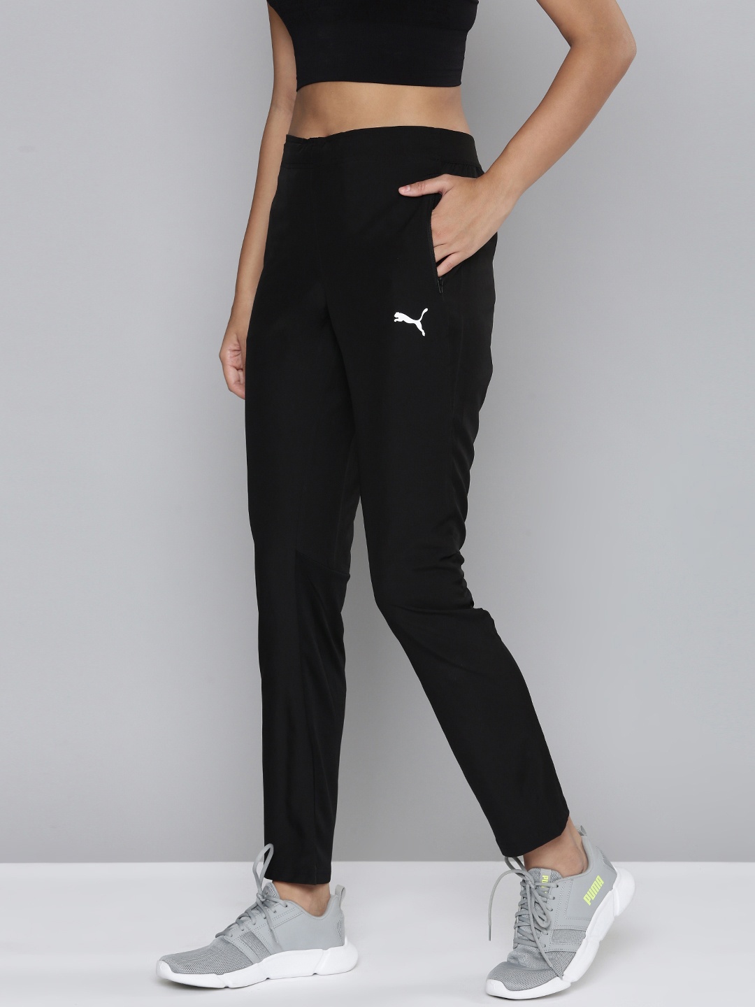 

Puma Women Black Brand Logo Printed GOAL Sideline Football Track Pants