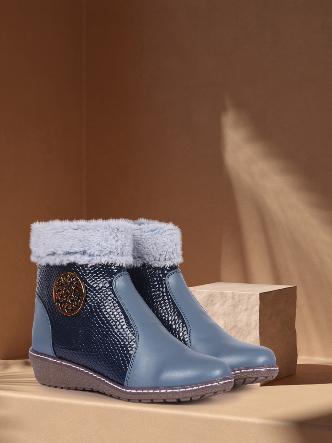 

Bella Toes Women Blue Textured Regular Boots