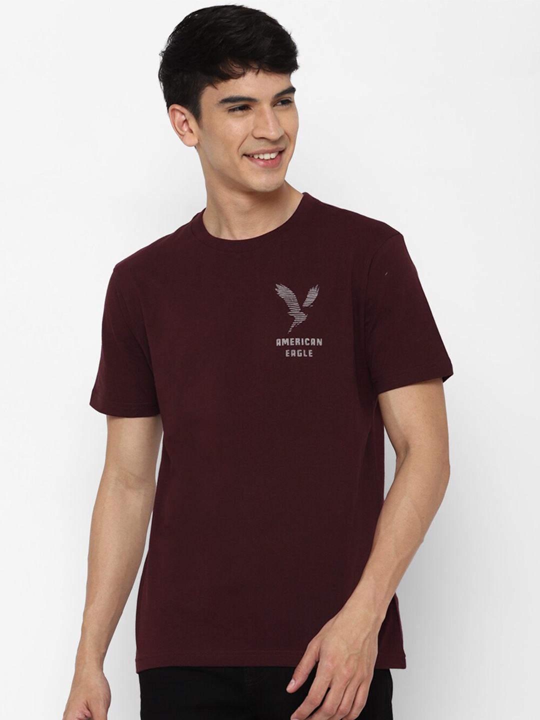 

AMERICAN EAGLE OUTFITTERS Men Burgundy Typography T-shirt
