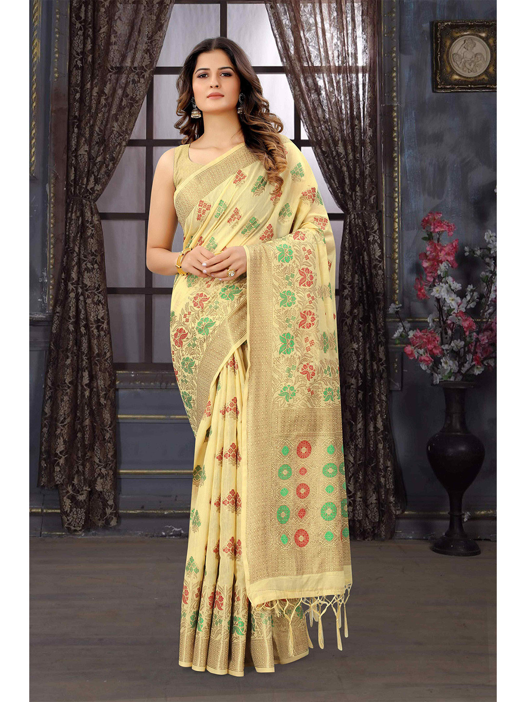 

Mizzific Green & Gold-Toned Woven Design Zari Pure Cotton Chanderi Saree