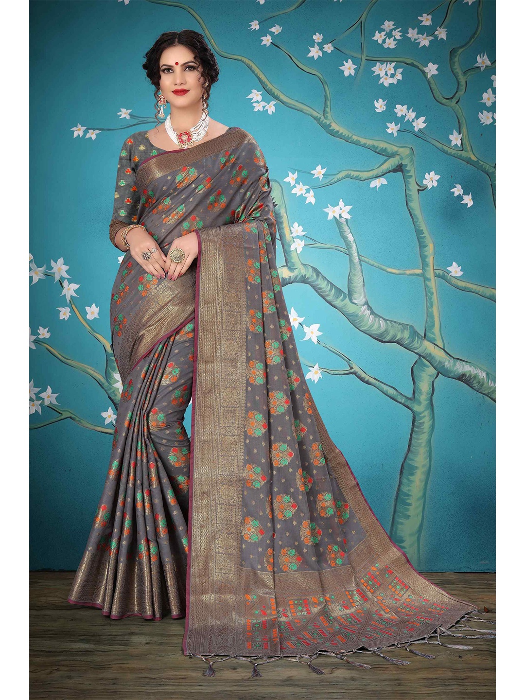 

Mizzific Grey & Gold-Toned Floral Zari Pure Cotton Chanderi Saree