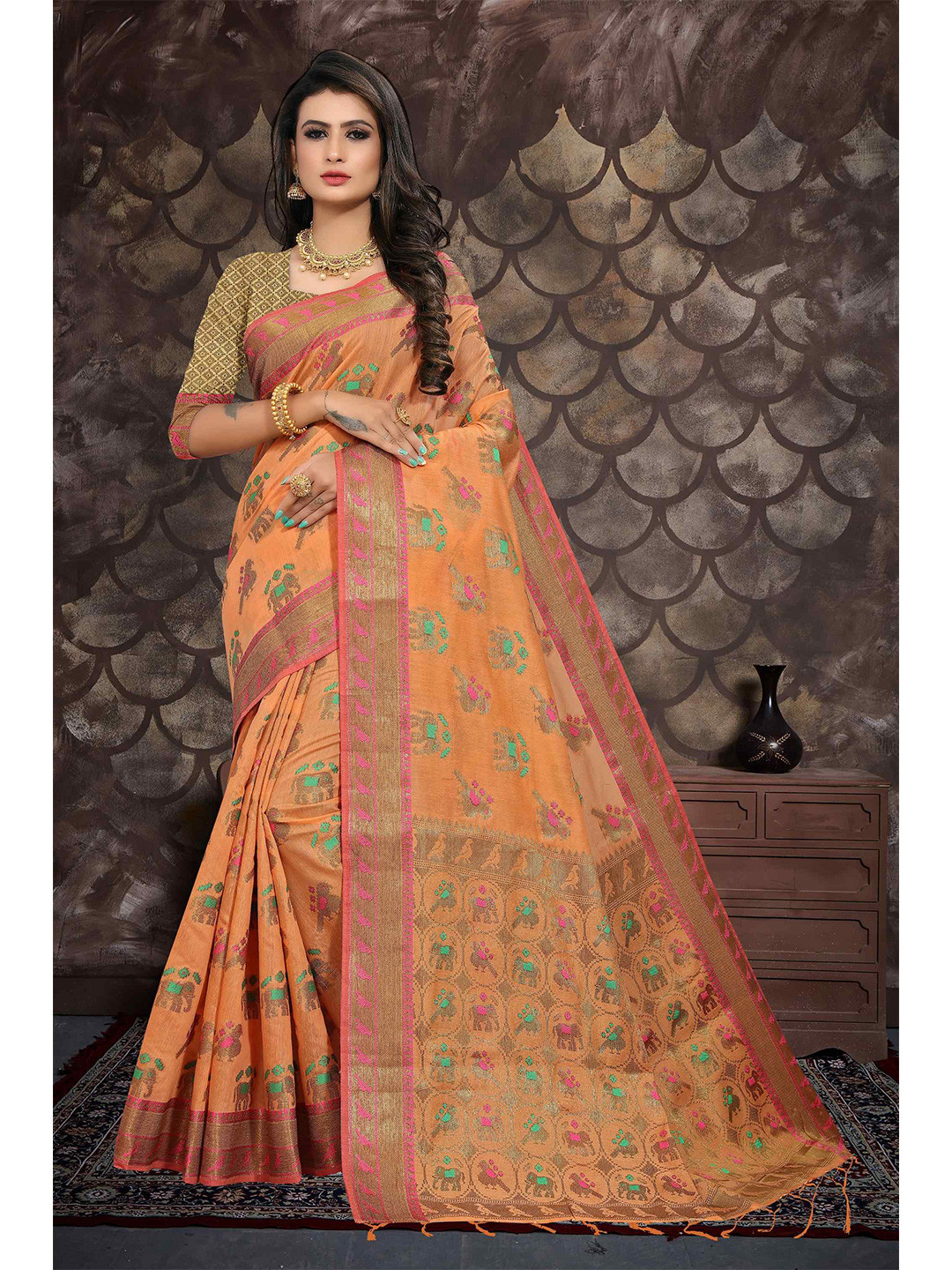 

Mizzific Peach-Coloured & Green Floral Zari Pure Cotton Chanderi Saree
