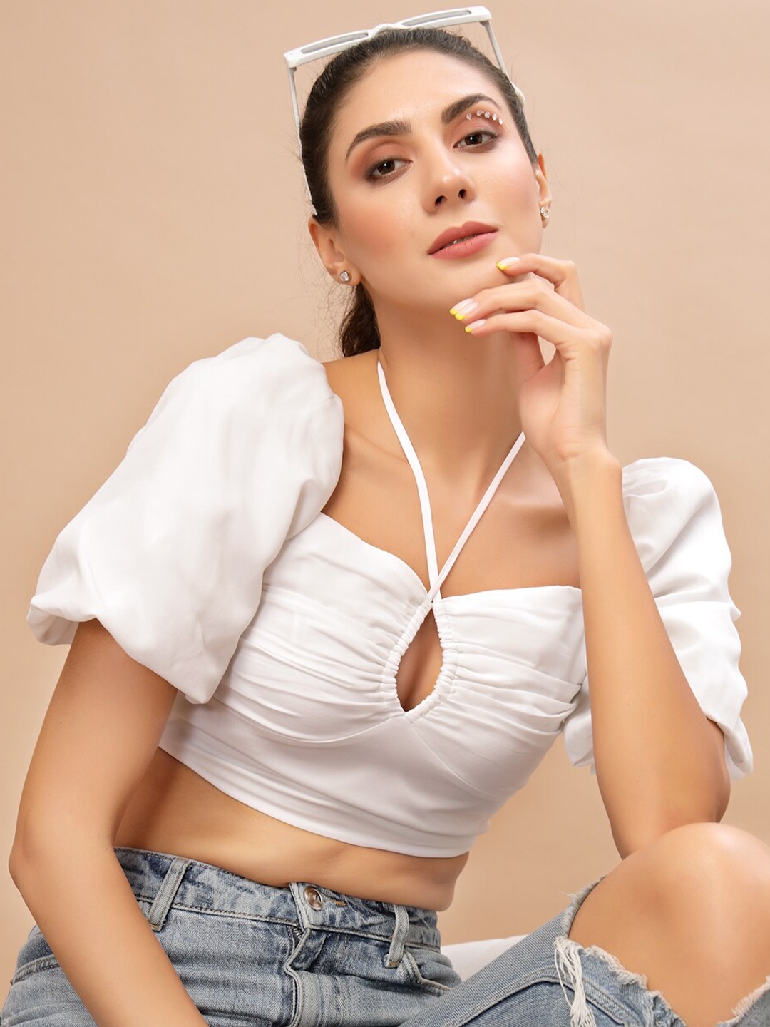 

KASSUALLY Women White Solid Puff Sleeves Crepe Crop Fitted Top