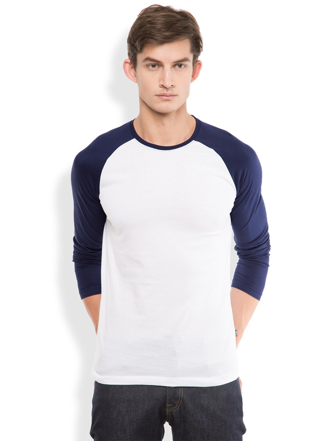 

HIGHLANDER Men White Solid Round Neck T-shirt