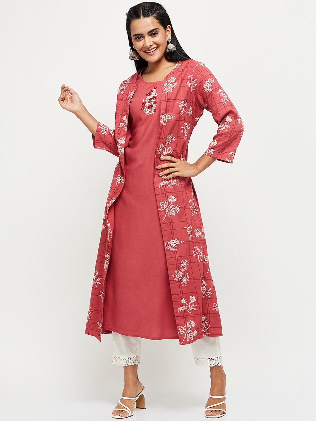 

max Women Red Floral Embroidered Flared Sleeves Thread Work Kurta