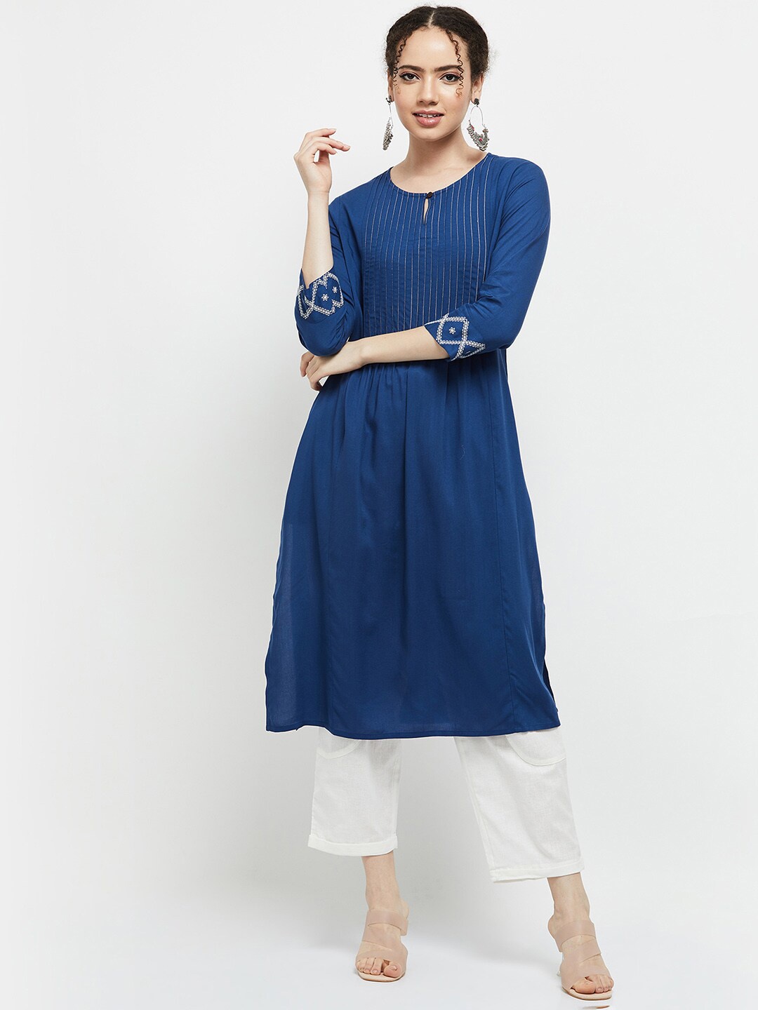 

max Women Blue Keyhole Neck Thread Work Kurta