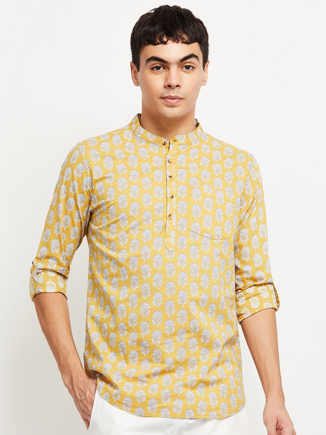 

max Men Yellow Printed Pure Cotton Casual Shirt