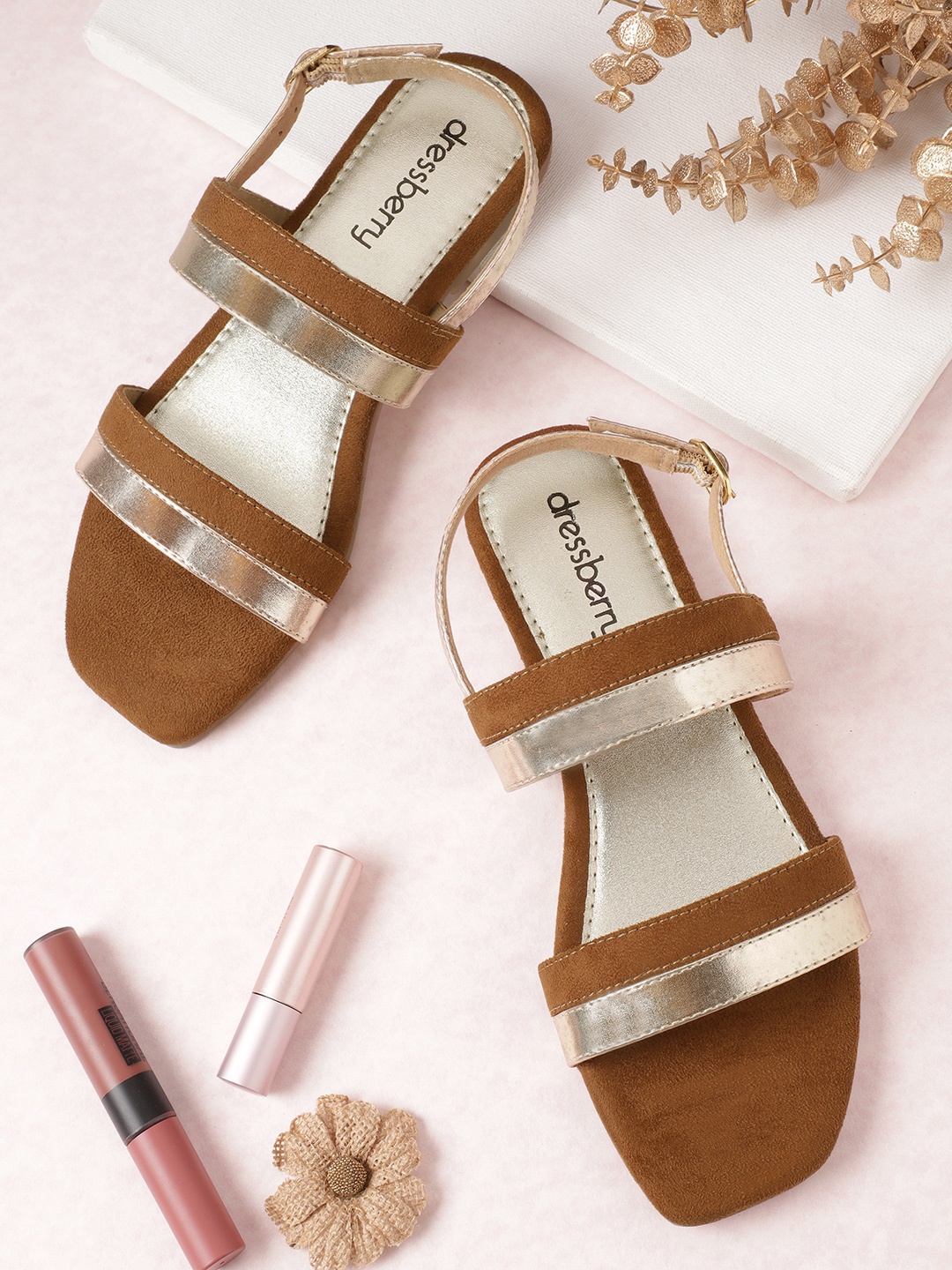 

DressBerry Women Brown & Gold-Toned Striped Open Toe Flats