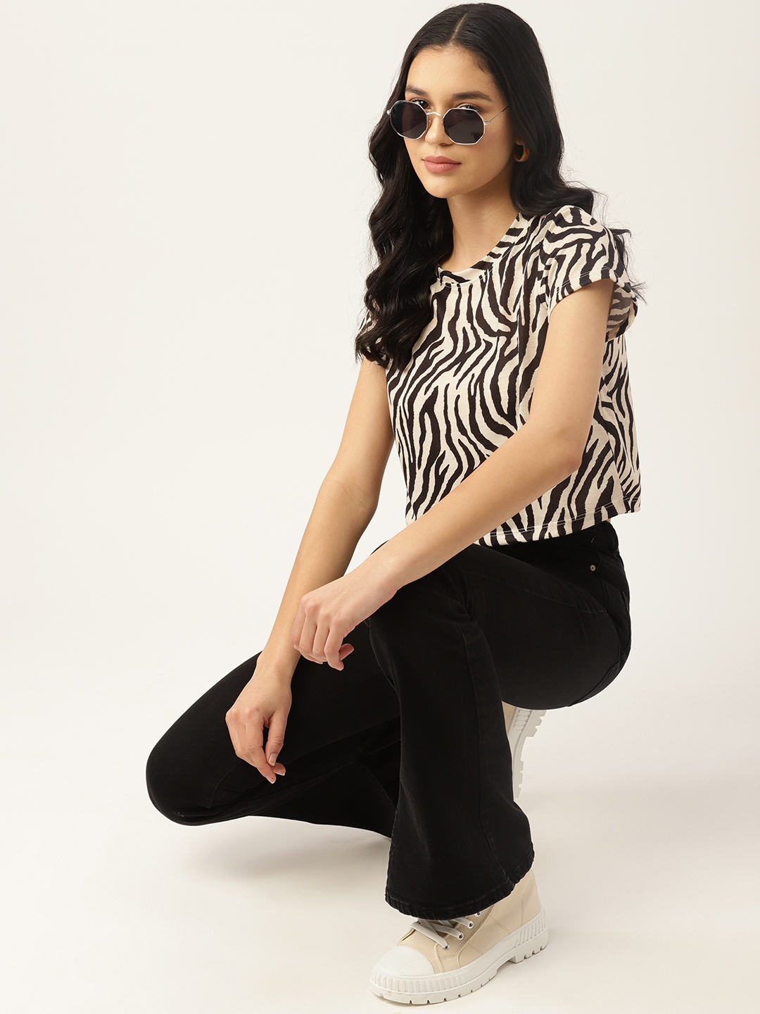 

DressBerry Women Printed Cropped Boxy T-shirt, Off white