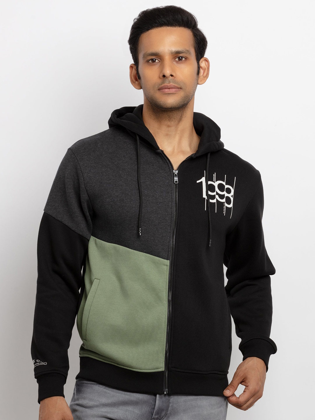 

Status Quo Men Grey Colourblocked Hooded Sweatshirt