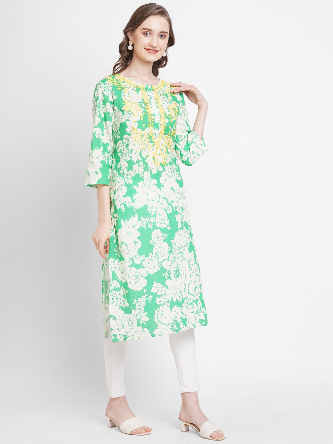 

Cloth Haus India Women Green & White Floral Printed Thread Work Cotton Kurta