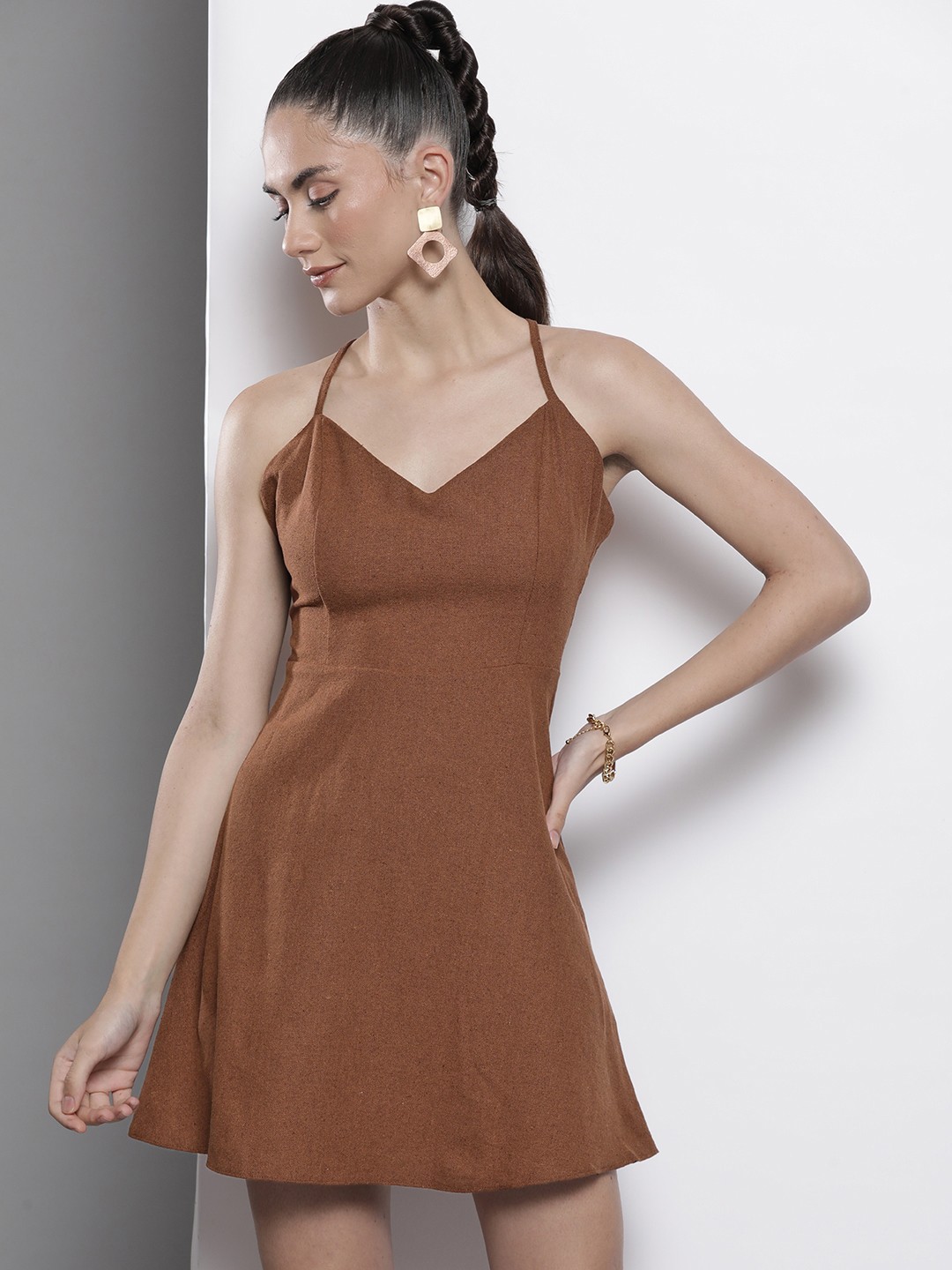 

Trendyol Brown Solid Shoulder Straps A-Line Mini Dress