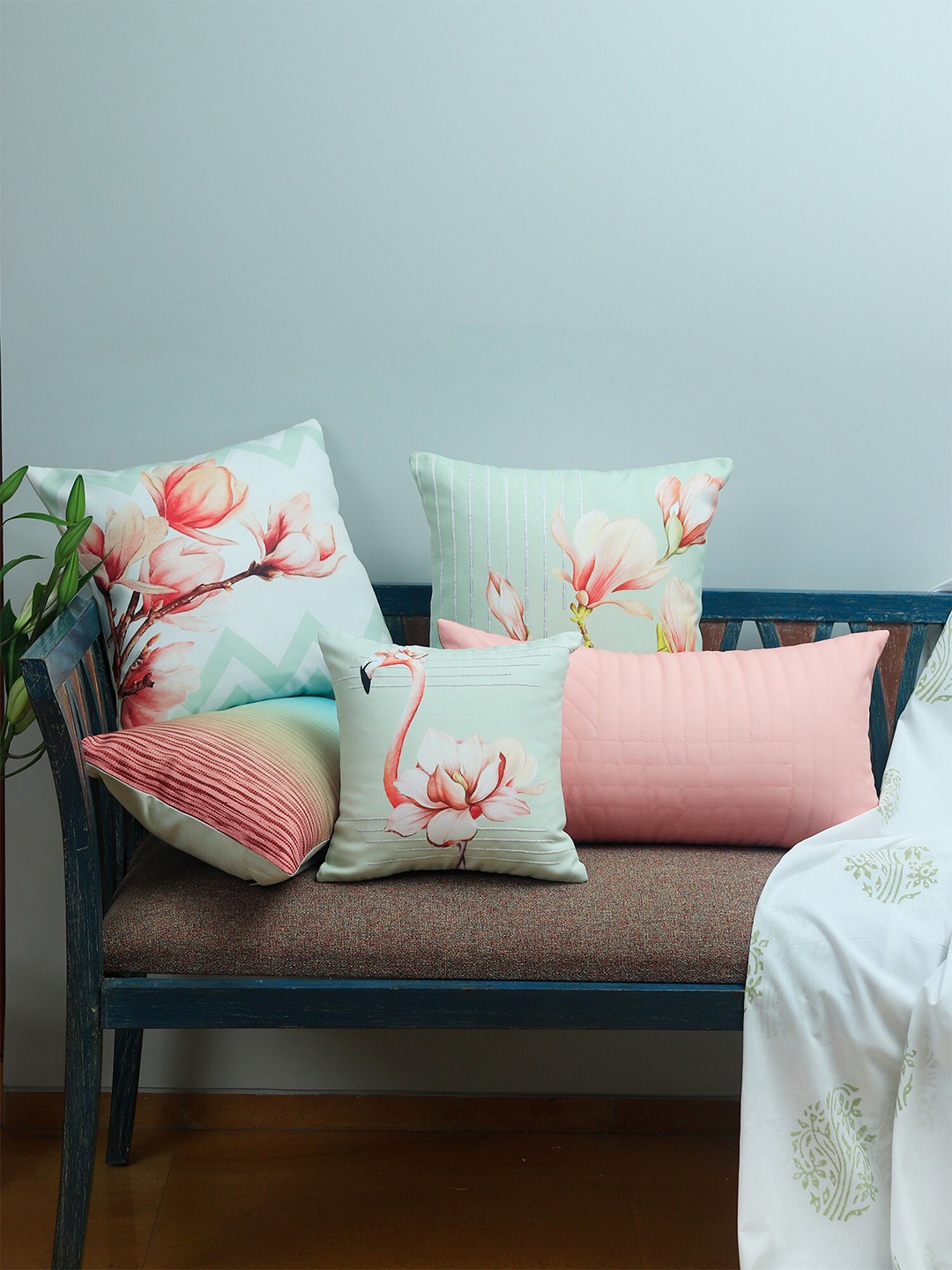 

ZEBA Blue & Pink Set of 6 Floral Square Cushion Covers