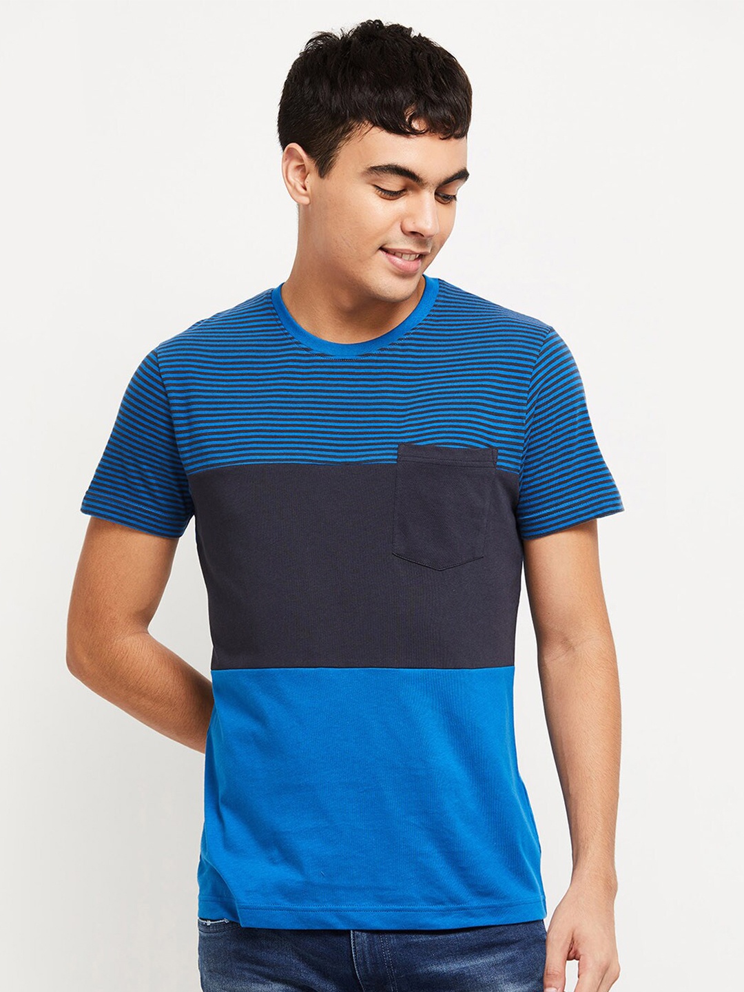 

max Men Navy Blue & Blue Colourblocked Pure Cotton T-shirt