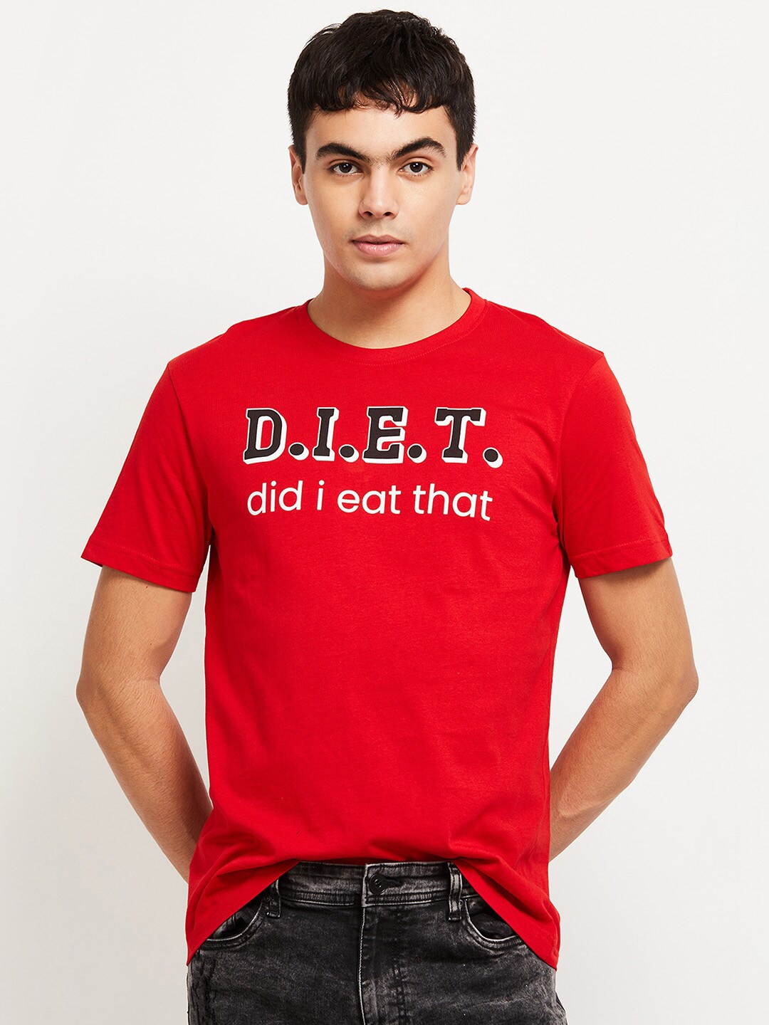 

max Men Red Typography Printed Short Sleeves T-shirt