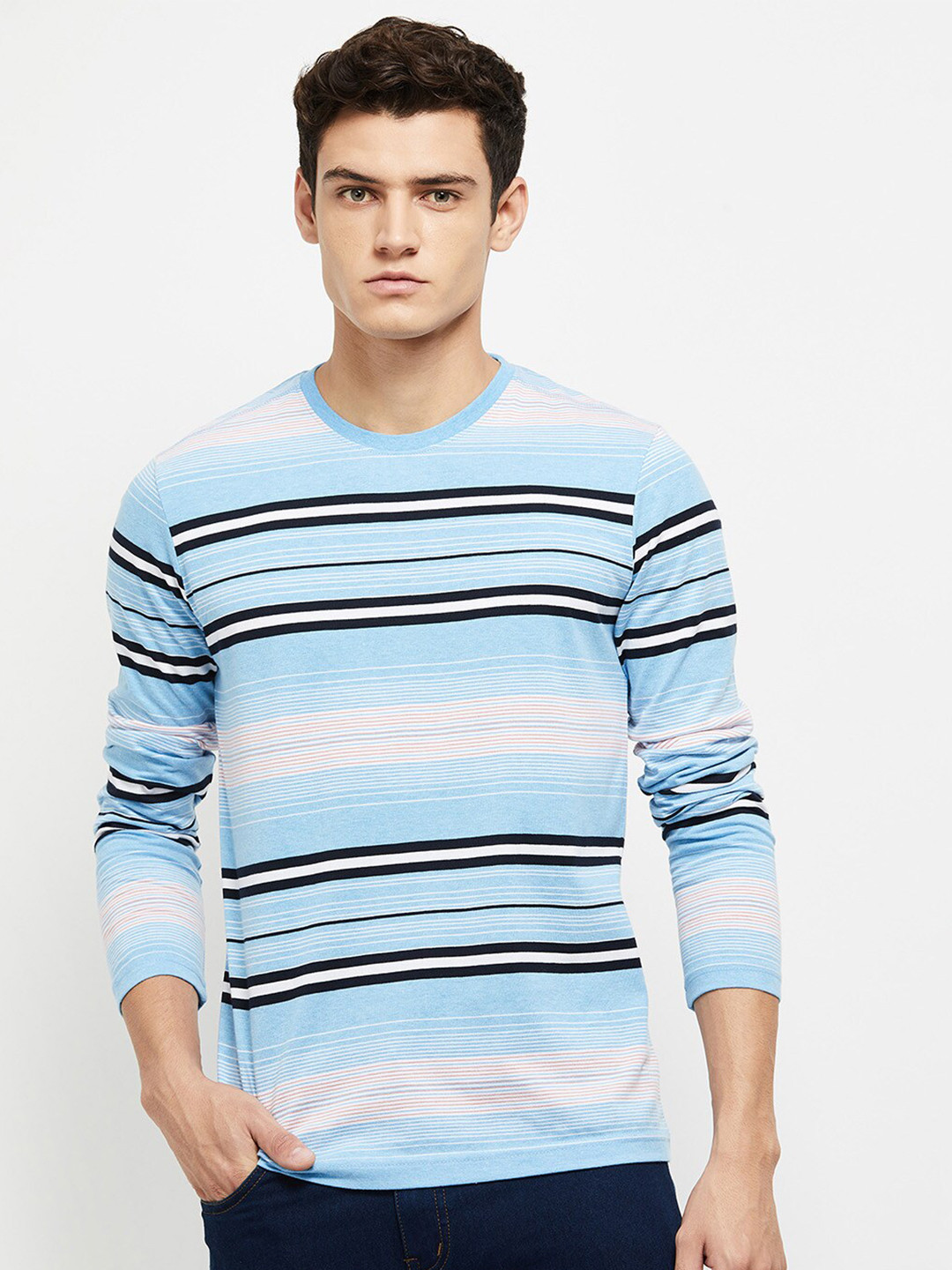 

max Men Blue Striped T-shirt