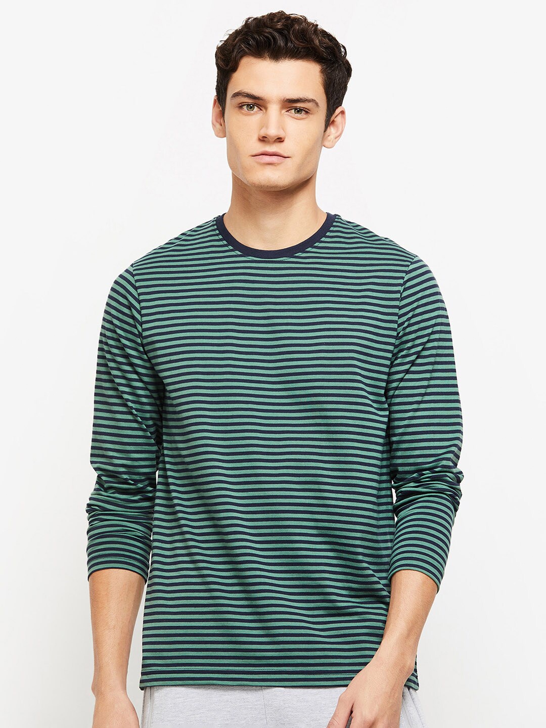 

max Men Green Regular Fit Striped T-shirt