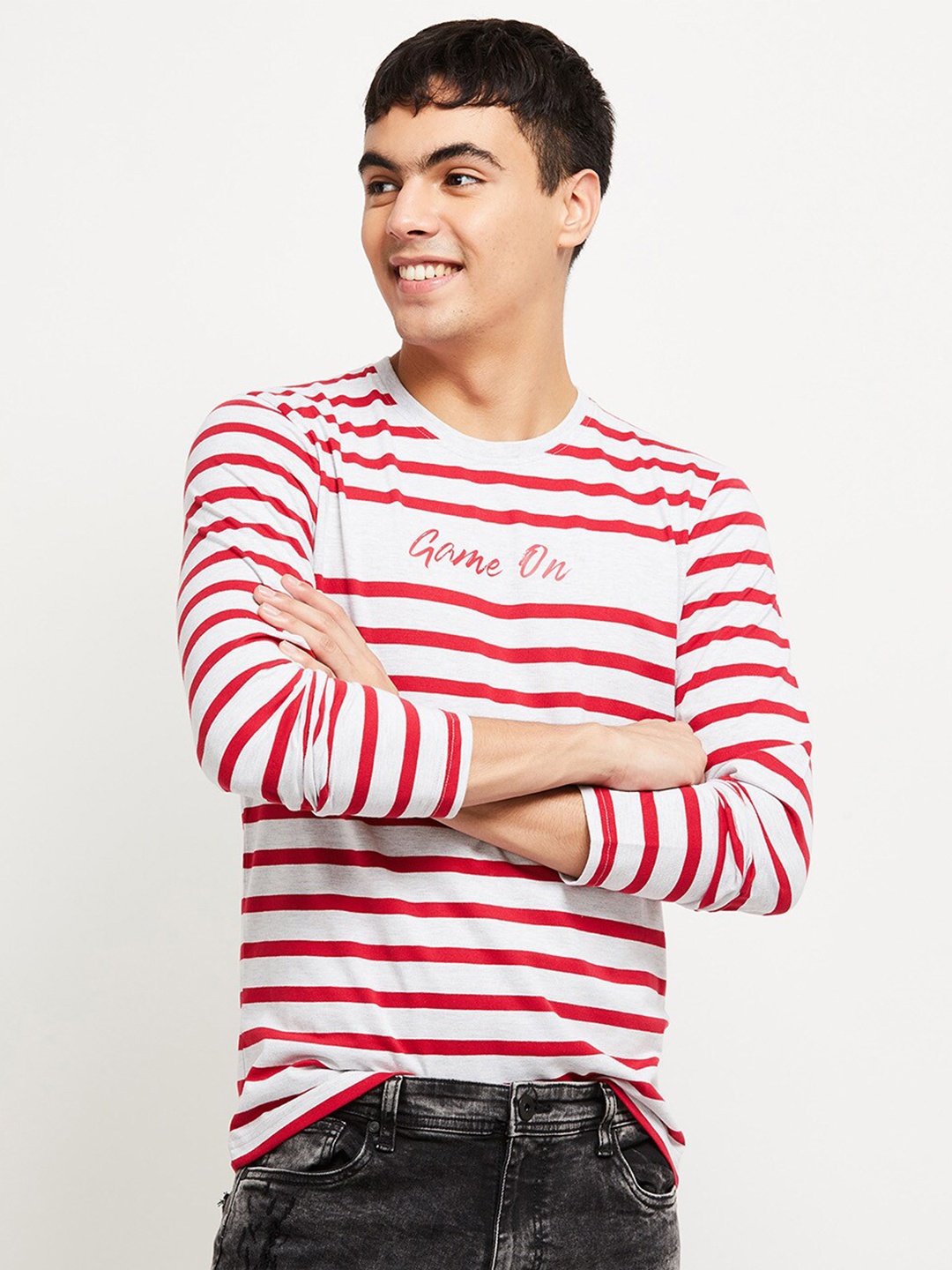 

max Men Red Striped T-shirt