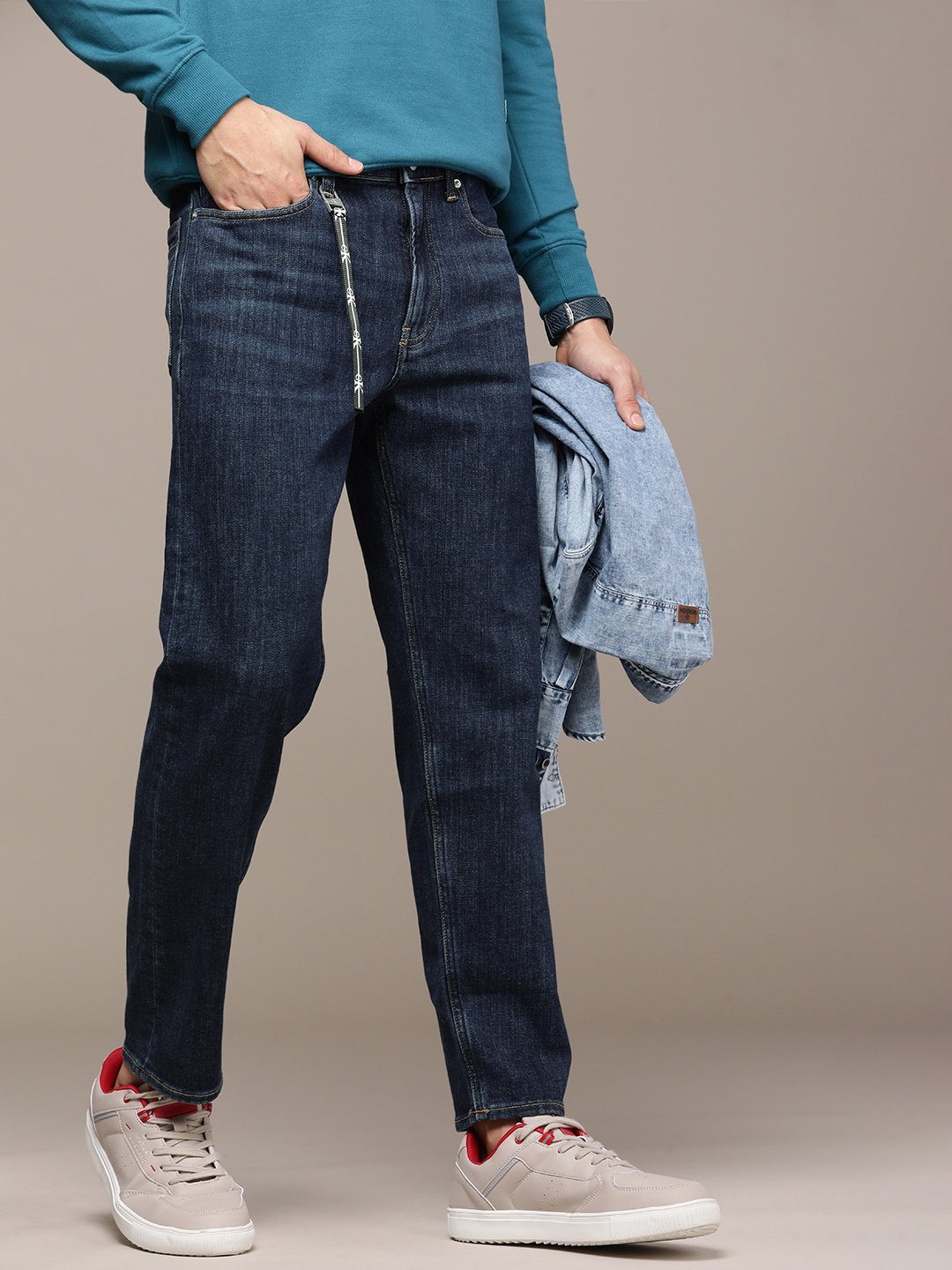 

Calvin Klein Jeans Men Blue Slim Fit Light Fade Stretchable Jeans
