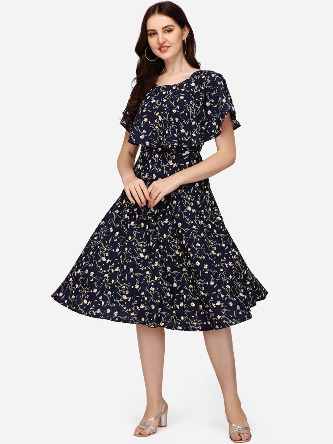 

LEWAWAA Women Black Floral Flared Sleeves Crepe Kurta