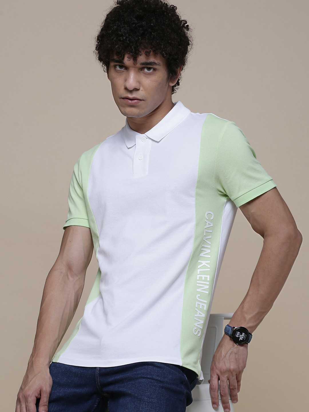 

Calvin Klein Jeans Men White & Green Brand Logo Colourblocked Polo Collar Slim Fit T-shirt