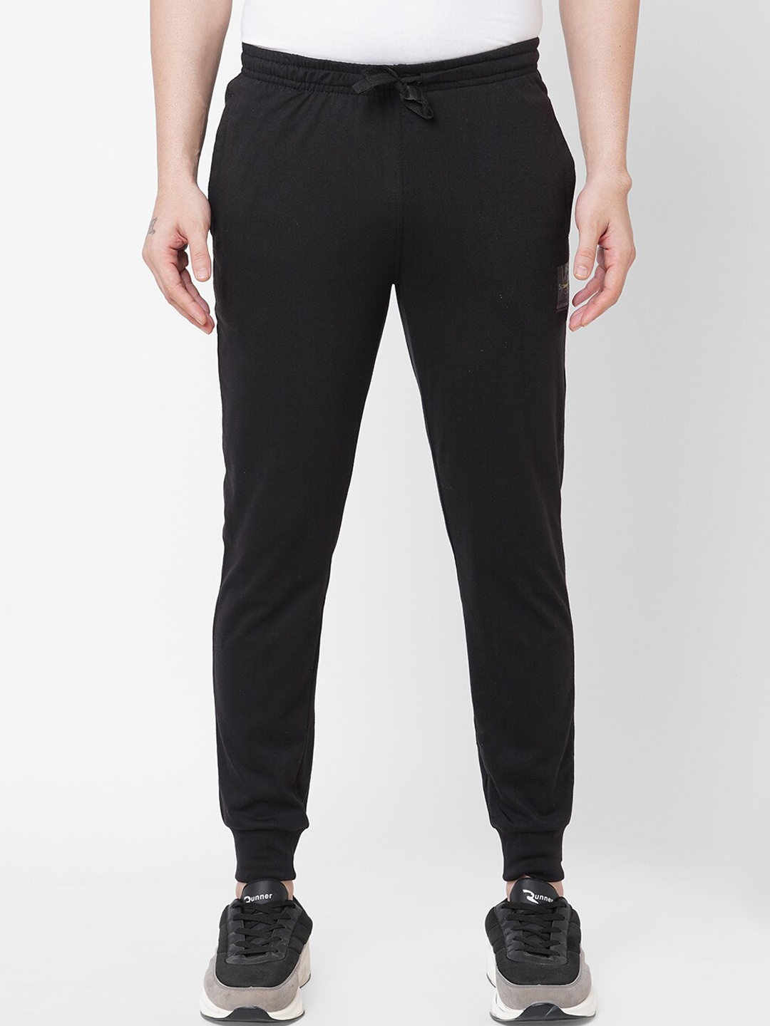 

Sweet Dreams Men Black Solid Regular Jogger