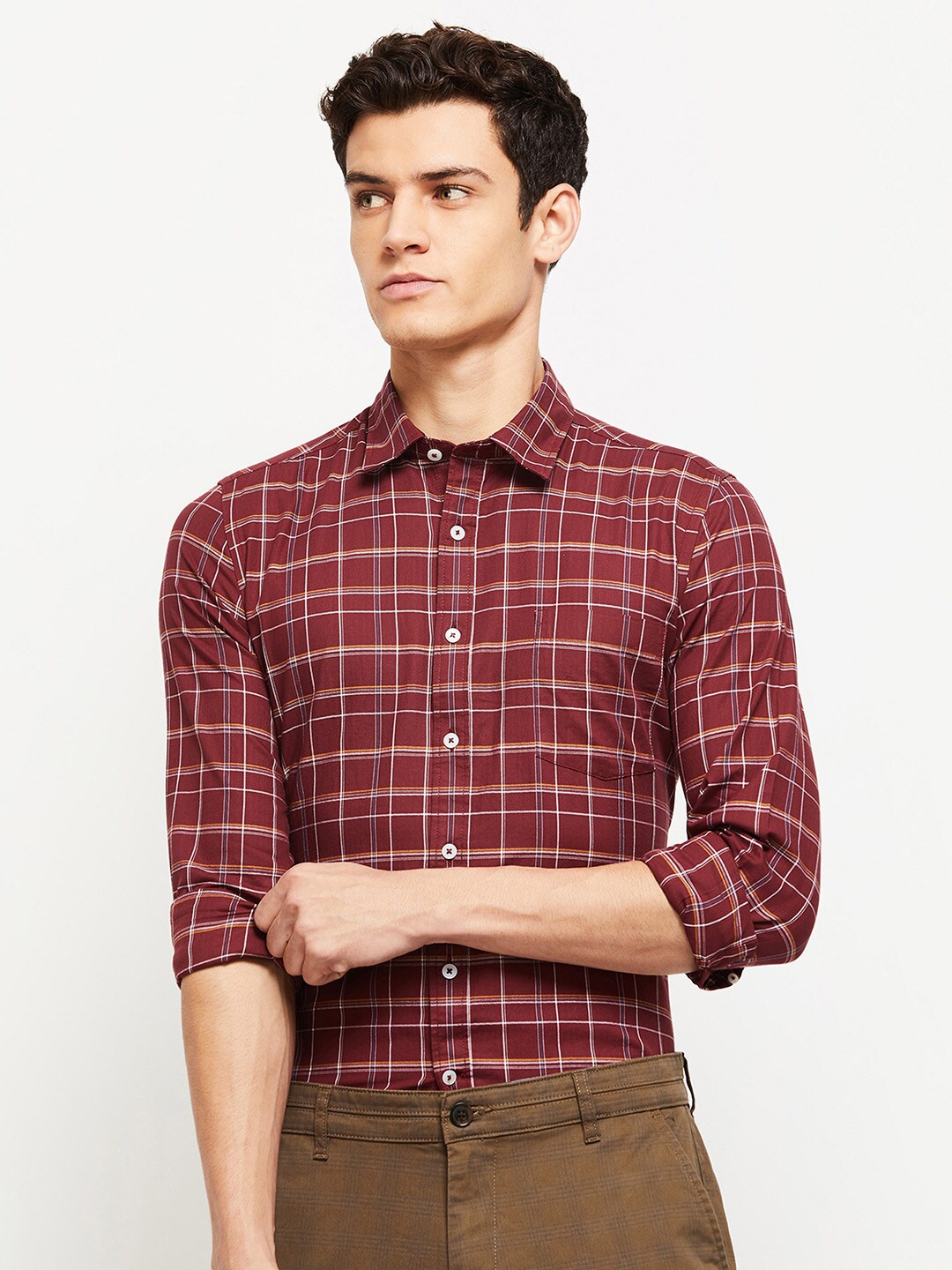 

max Men Burgundy Checked Casual Shirt