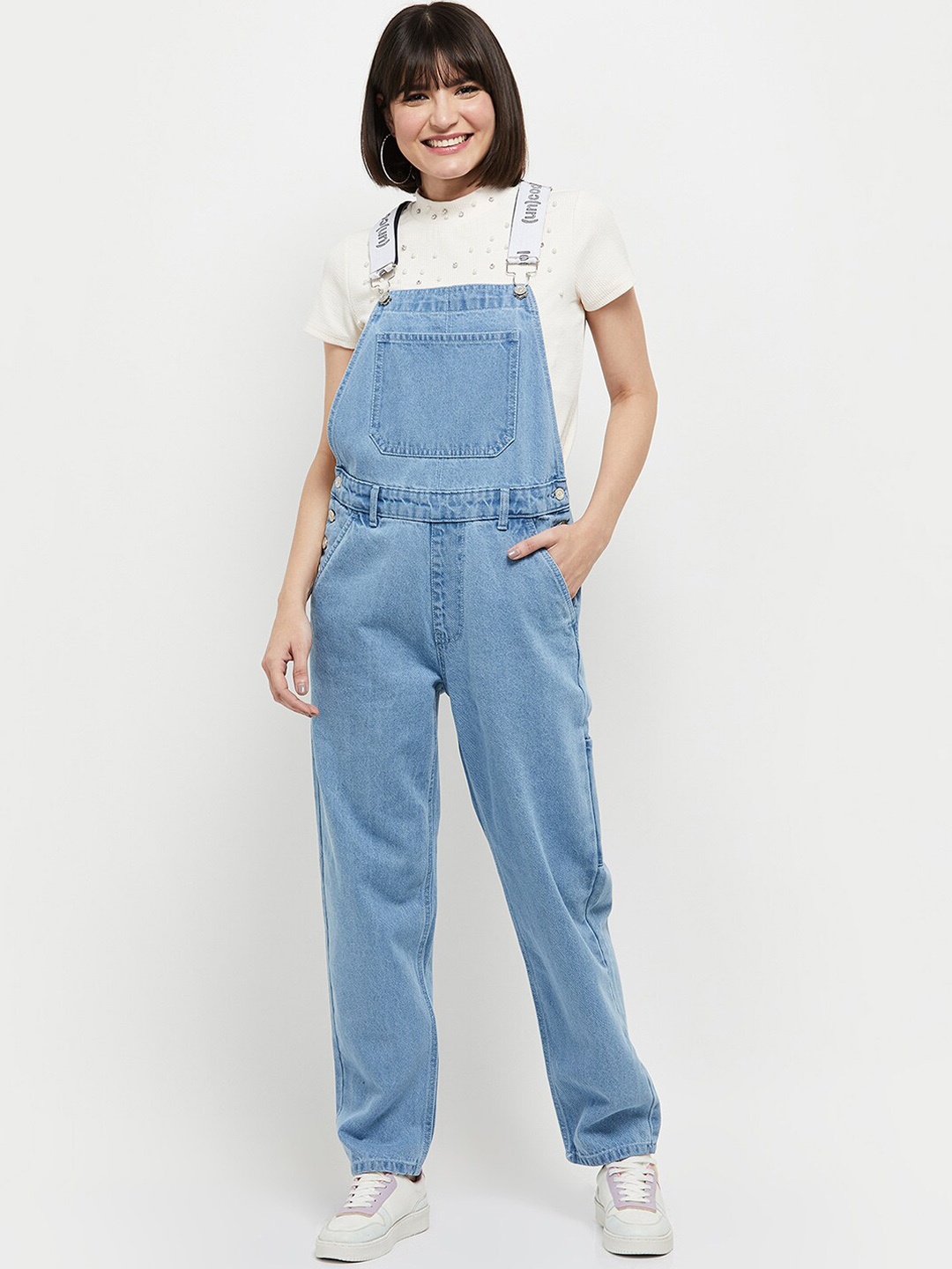 

max Women Blue Solid Dungarees