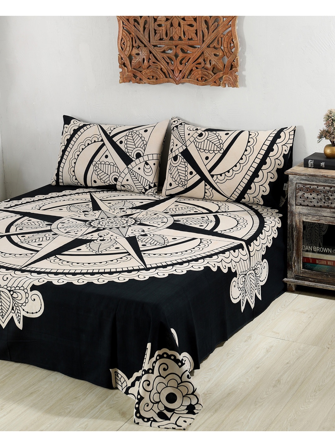 

HANDICRAFT PALACE Black & Beige Ethnic Motifs 144 TC Queen Bedsheet with 2 Pillow Covers