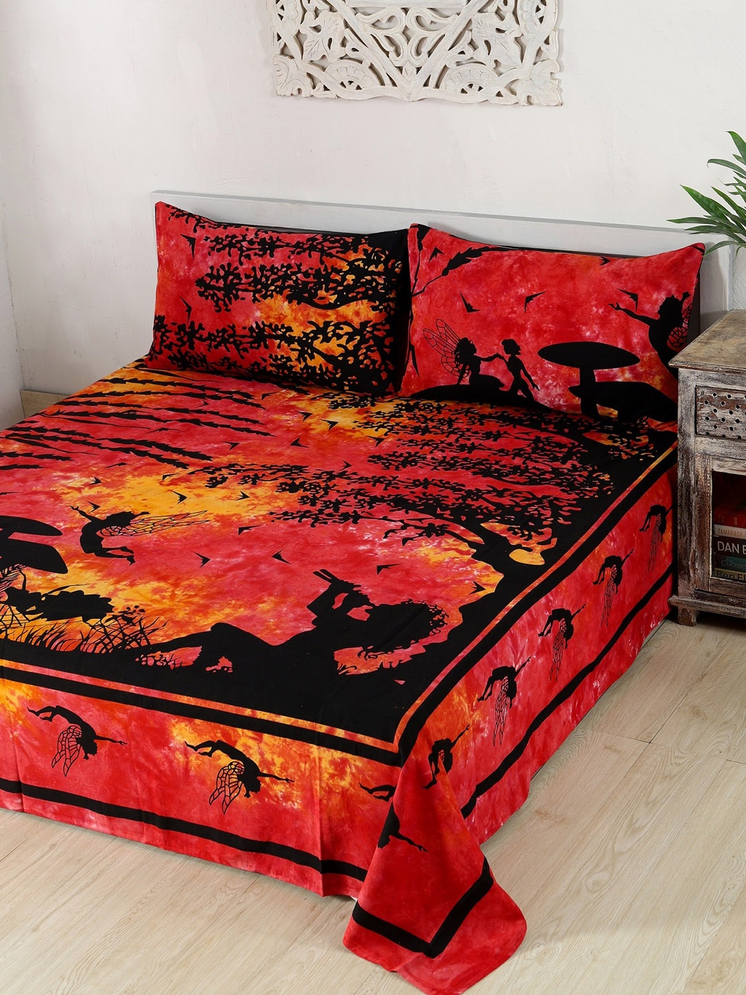 

HANDICRAFT PALACE Red & Mustard Conversational 144 TC Queen Bedsheet with 2 Pillow Covers