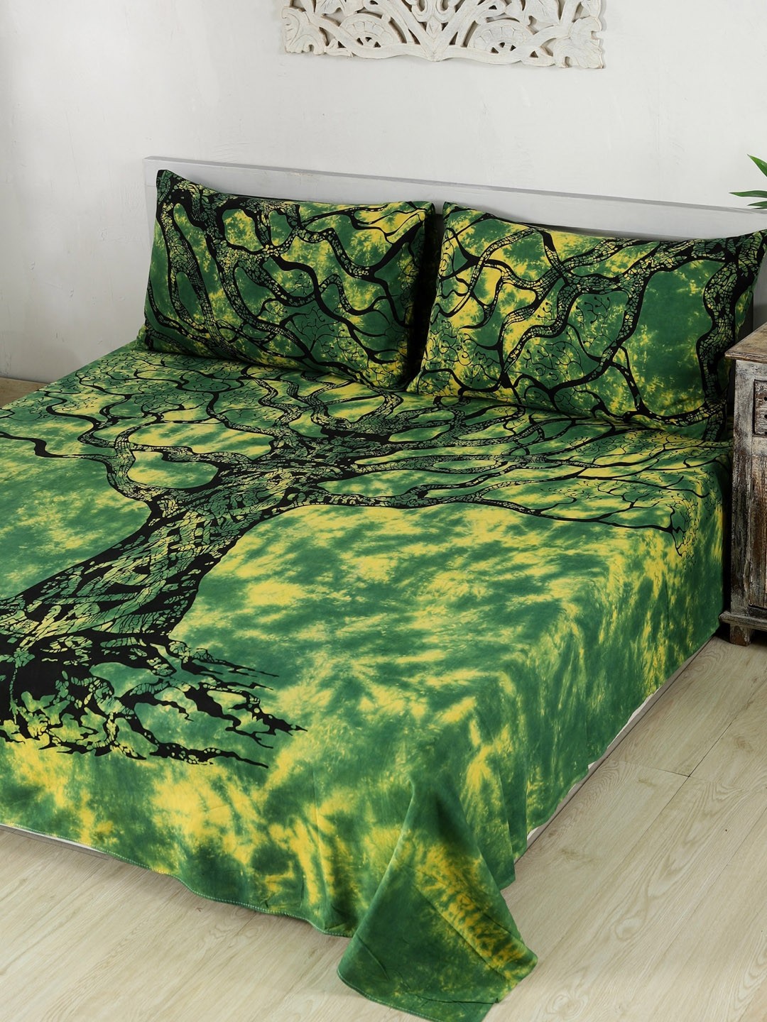 

HANDICRAFT PALACE Green Bedsheets 144 TC With 2 Pillow Covers