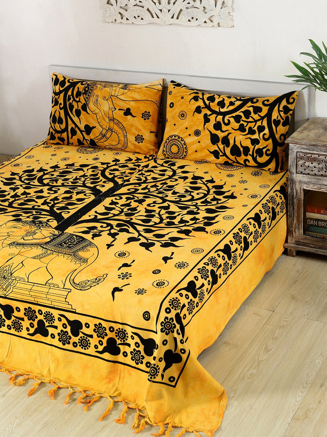 

HANDICRAFT PALACE Unisex Yellow Bedsheets