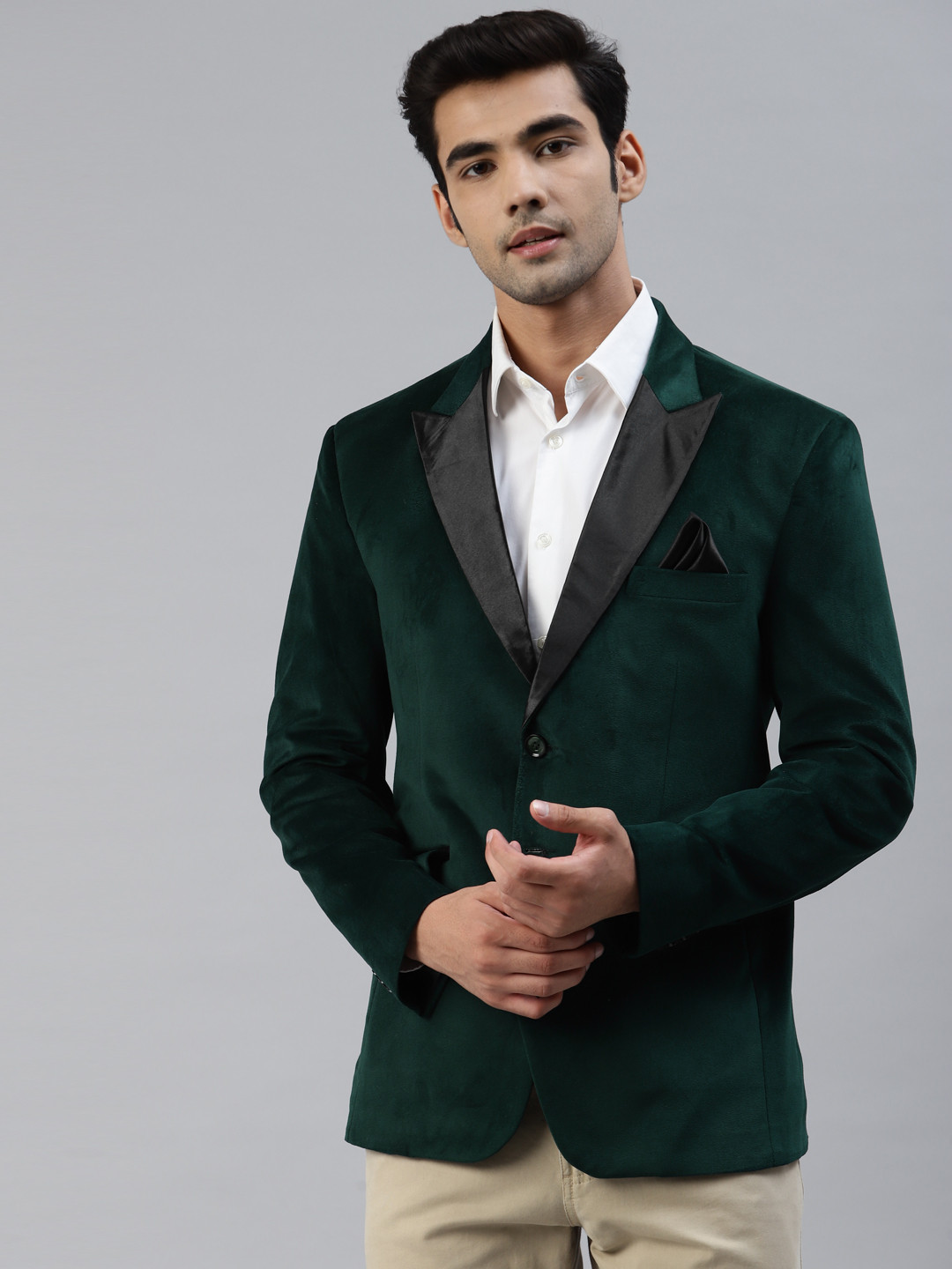 

Luxrio Men Green Solid Slim Fit Single-Breasted Smart Casual Blazer