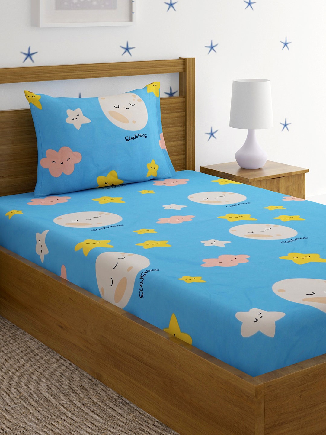 

SOKNACK Blue & White Graphic 260 TC Single Bedsheet with 1 Pillow Covers
