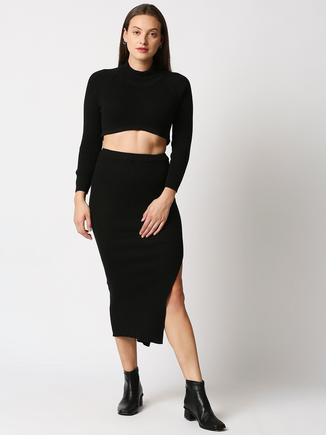 

Blamblack Women Black Solid Turtle Neck Co-Ords