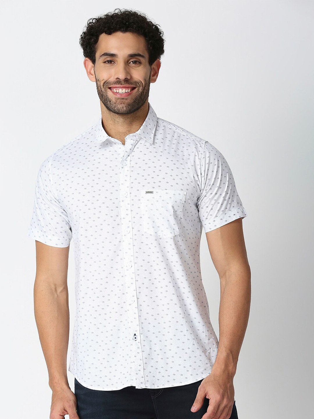 

Solemio Men White Slim Fit Printed Casual Shirt