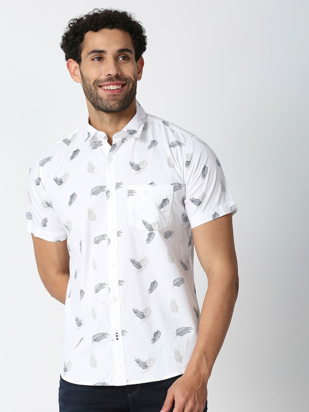 

Solemio Men White Slim Fit Printed Casual Shirt