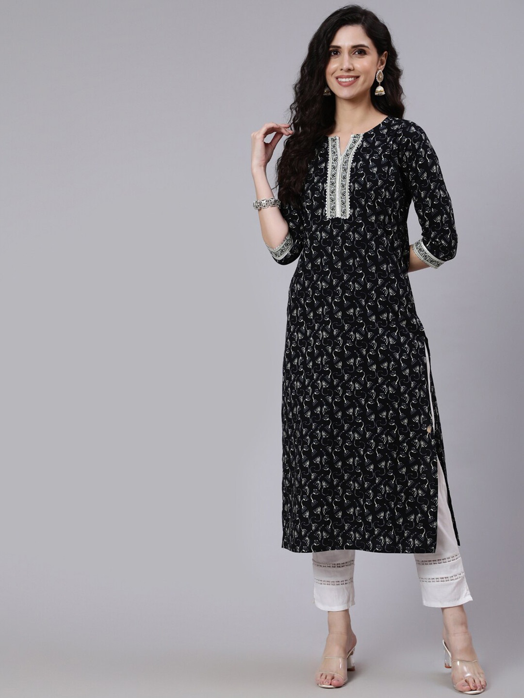 

AASI - HOUSE OF NAYO Women Black Geometric Printed Mirror Work Kurta