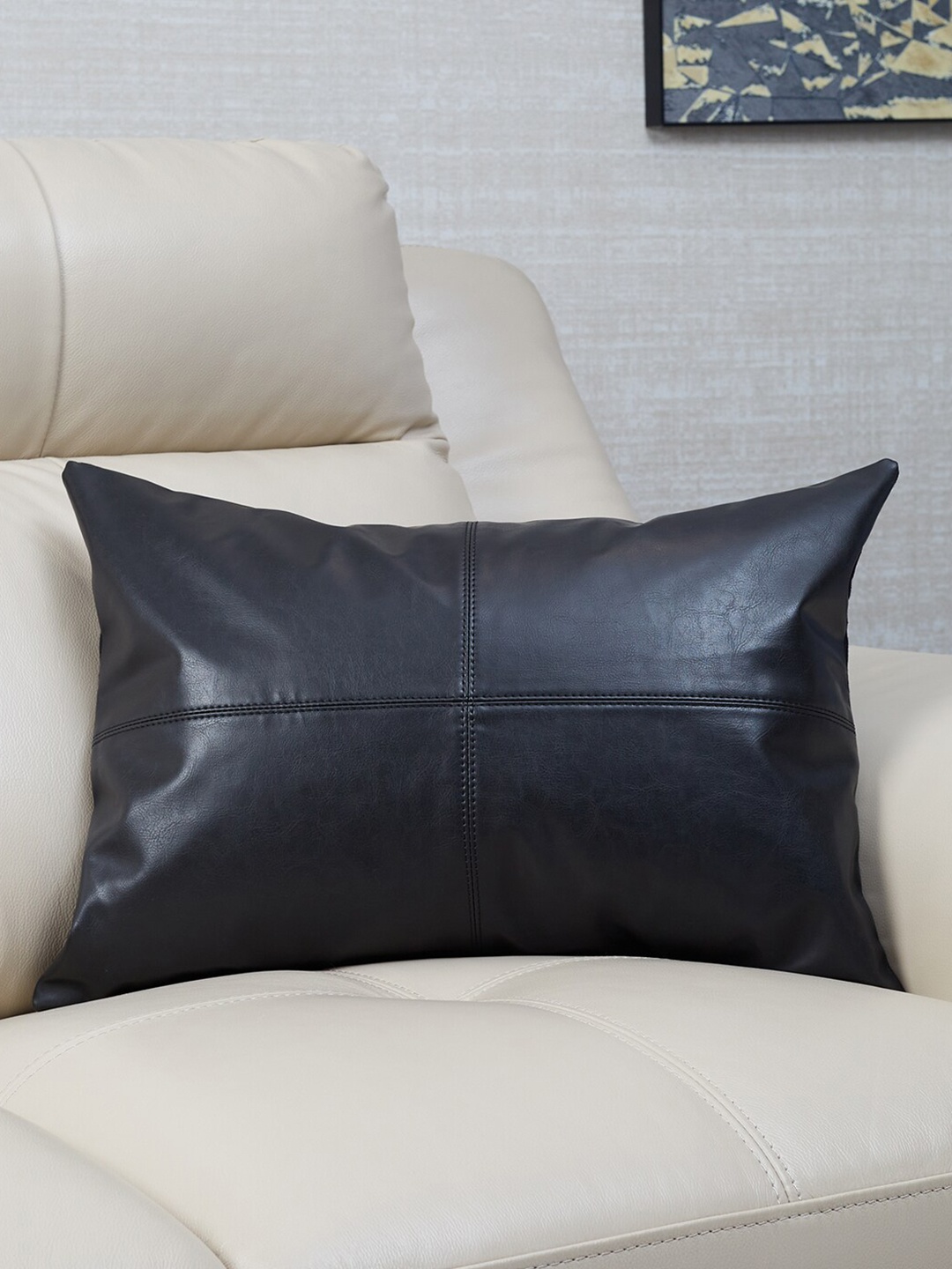 

HomeTown Black Rectangle Cushion Covers