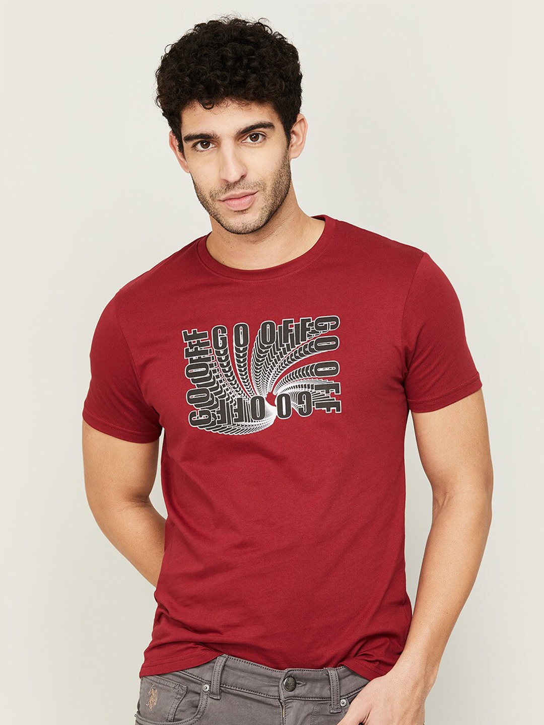 

Bossini Men Red Typography Printed Pure Cotton Slim Fit T-shirt