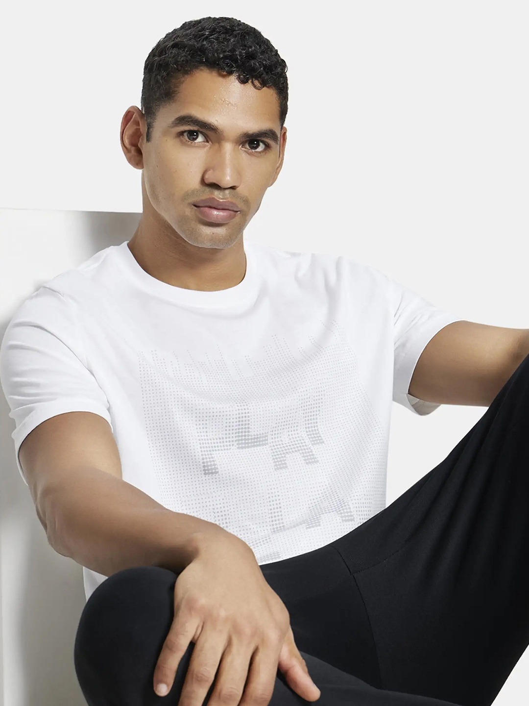 

Jockey Men White Typography Printed Raw Edge T-shirt