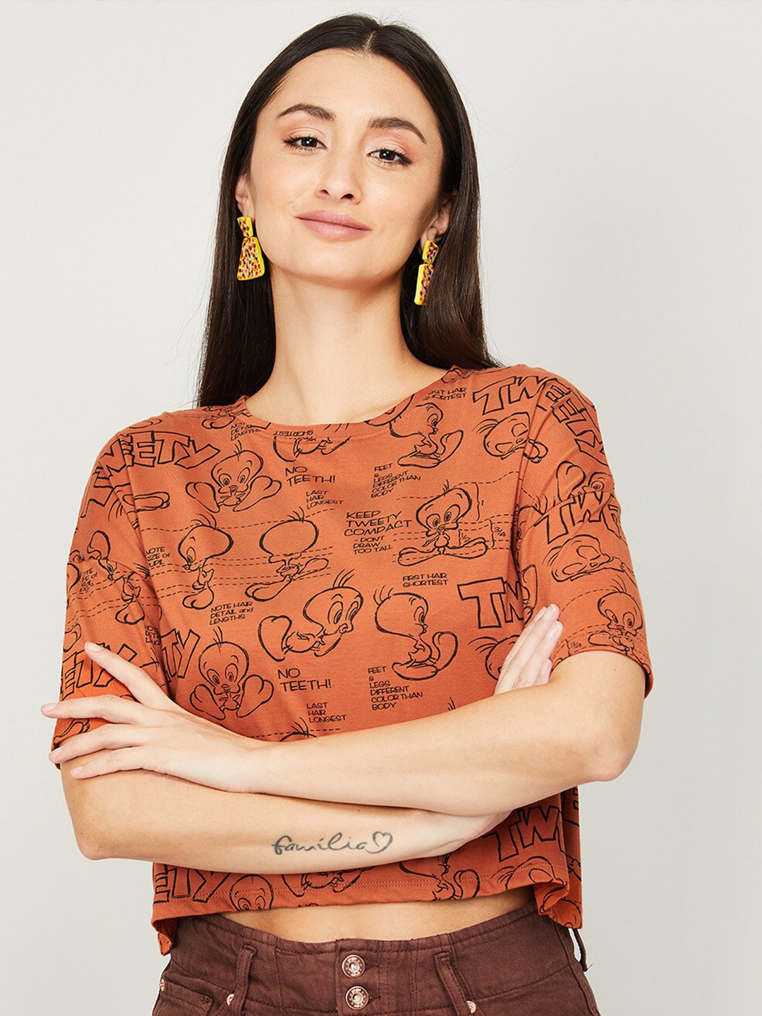 

Ginger by Lifestyle Women Brown Printed Drop-Shoulder Sleeves Pure Cotton T-shirt