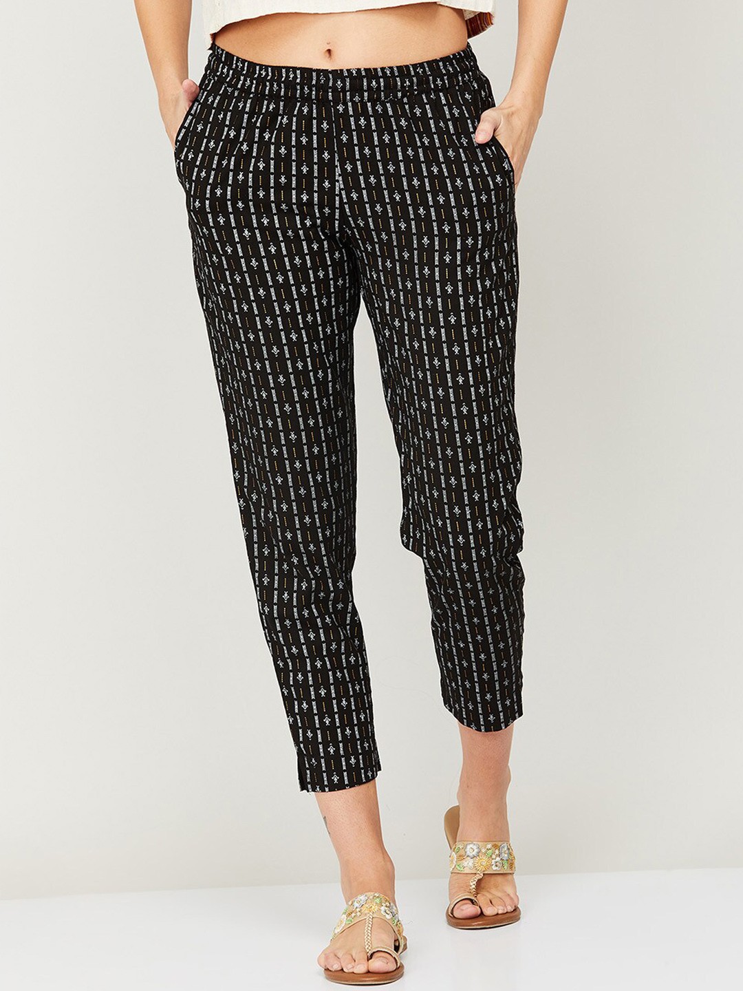 

Melange by Lifestyle Women Black Cotton Printed High-Rise Trousers