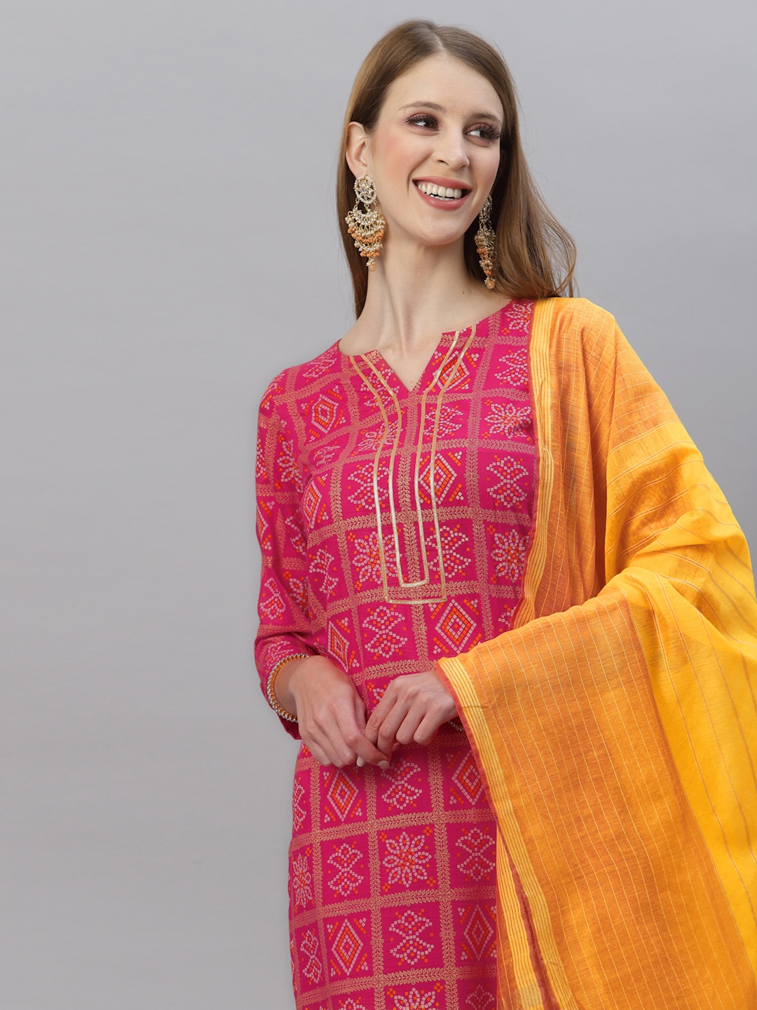 

SKYLEE Women Pink Bandhani Printed Kurta with Palazzos & With Dupatta