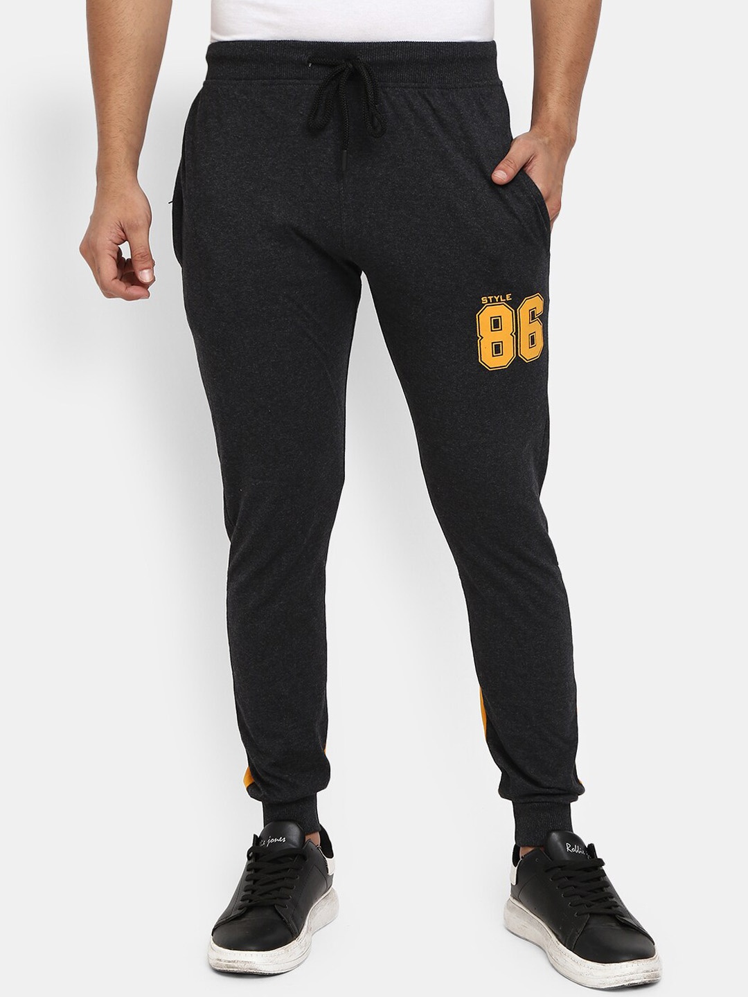 

V-Mart Men Grey Melange Solid Joggers