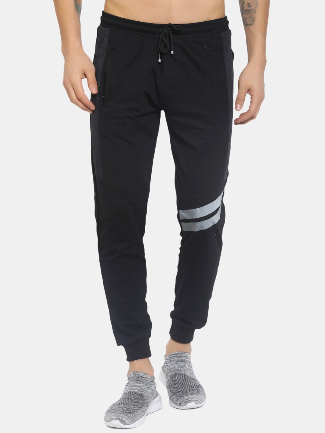 

V-Mart Men Black Solid Cotton Joggers