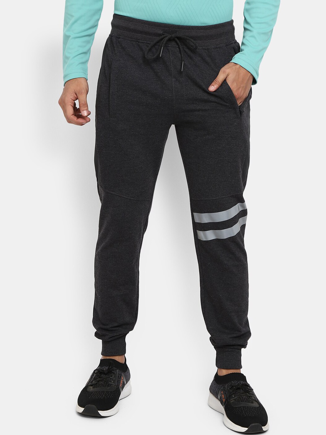 

V-Mart Men Charcoal Melange Striped Cotton Joggers